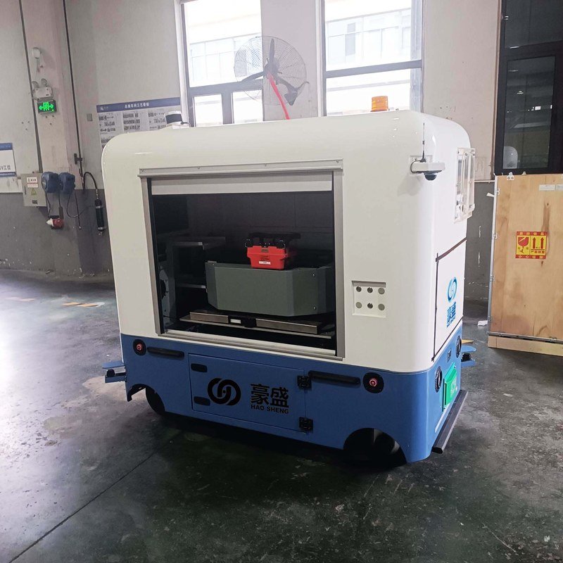 2-ton box-type AGV with onboard charging interface