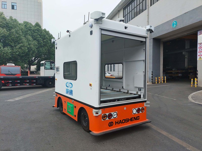 Outdoor box-type AGV positioned by RTK satellite navigation