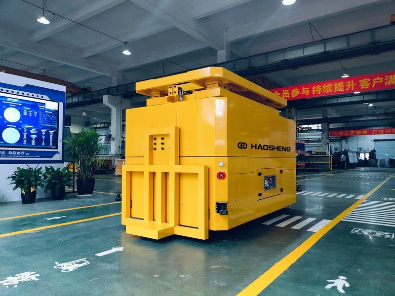 Precision lifting AGV docking safely at a workstation